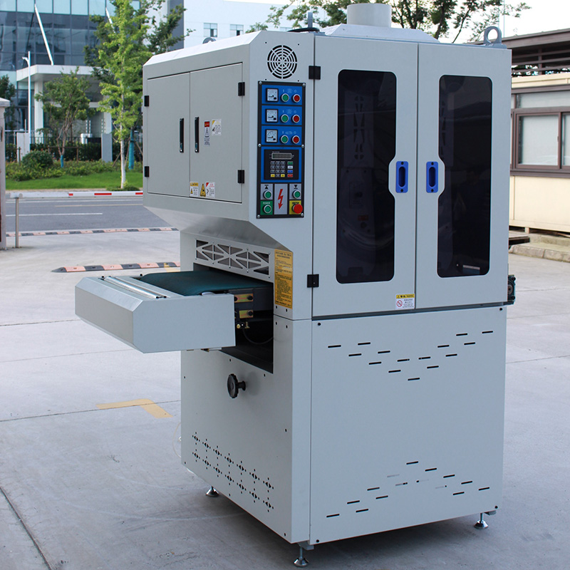 Flat polishing machine